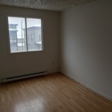 4&frac12; semi-meubl&eacute;, au Centre-Ville de Sherbrooke